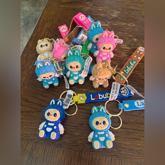 LABUBU Keychains - Picture 1 of 9